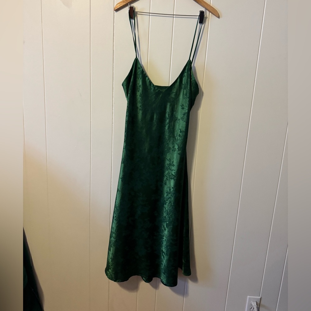 LULU Dark Green Floral Dresses SZ L
